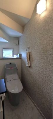 ��t�����R�s���������̐X��2���ڂ̒��È�ˌ��Ẵg�C��